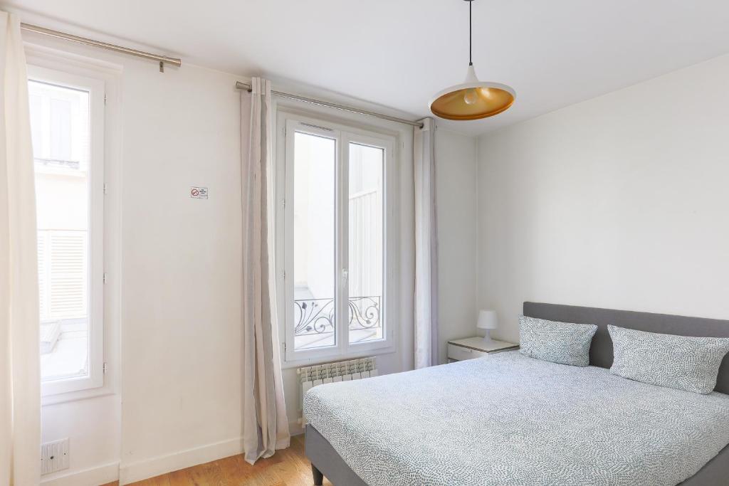 Eiffel Tower Royal Apartment photo