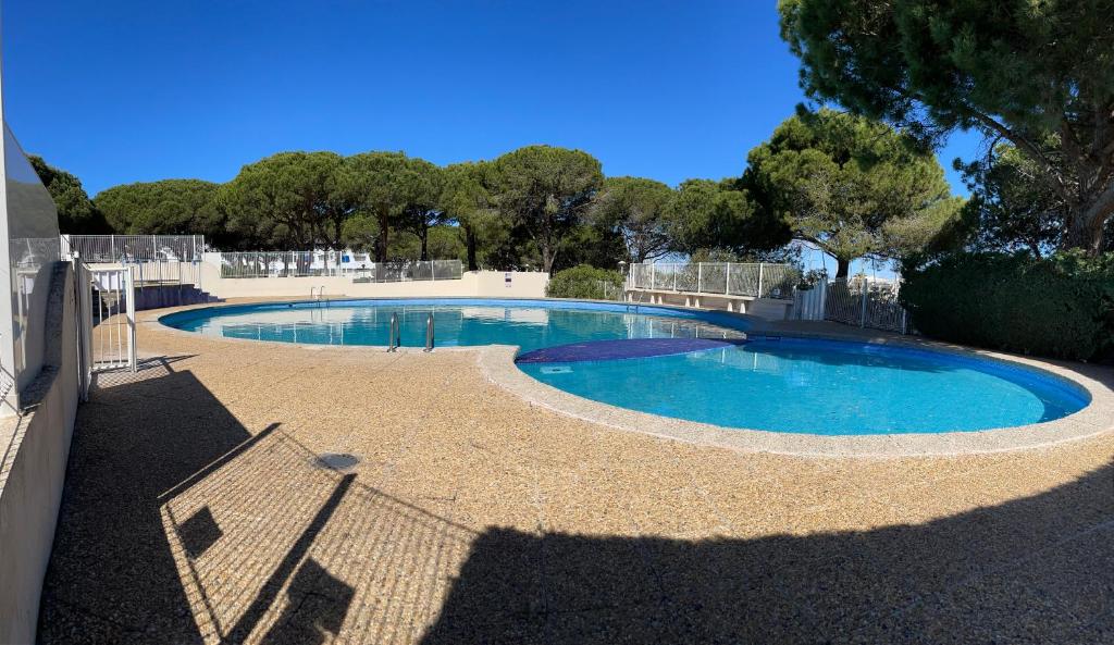 Superbe studio, terrasse, piscine, parking - 3