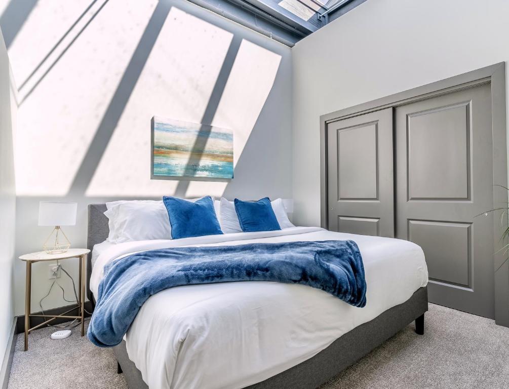 Lofted Living - Beautiful Luxury Loft in the Heart of Roc City