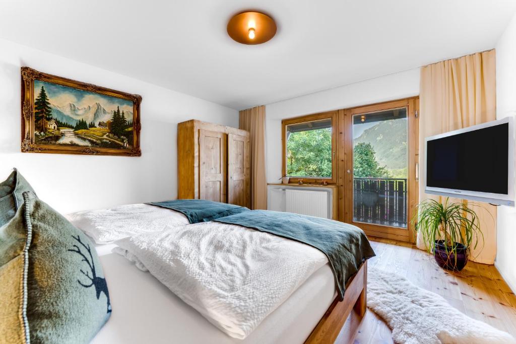Luxus Ferienwohnung mit Badewanne, Kamin und Bergblick - 3