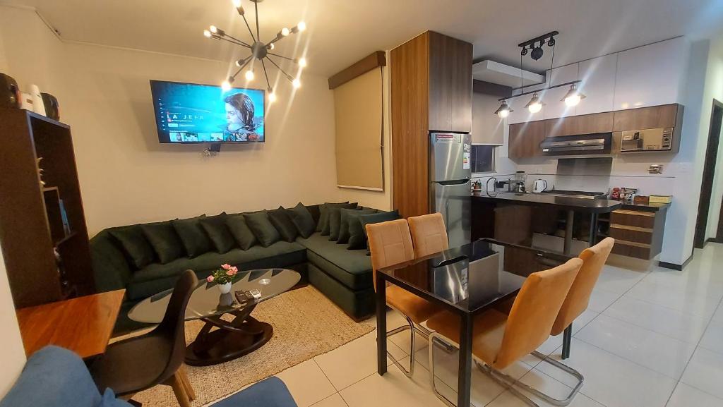 Lujoso Apartamento Nuevo, cerca de todo, moderno 100% amoblado con Netflix, Parqueo gratuito y WIFI. LUXURY - 3