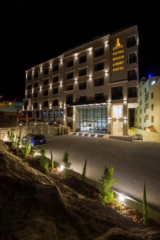 Petra Moon Luxury Hotel, hotel in Wadi Musa