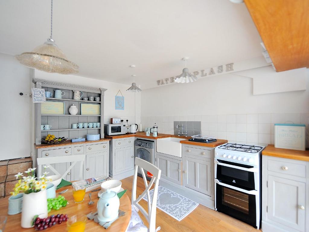 Watersplash Cottage, Lyme Regis photo 6