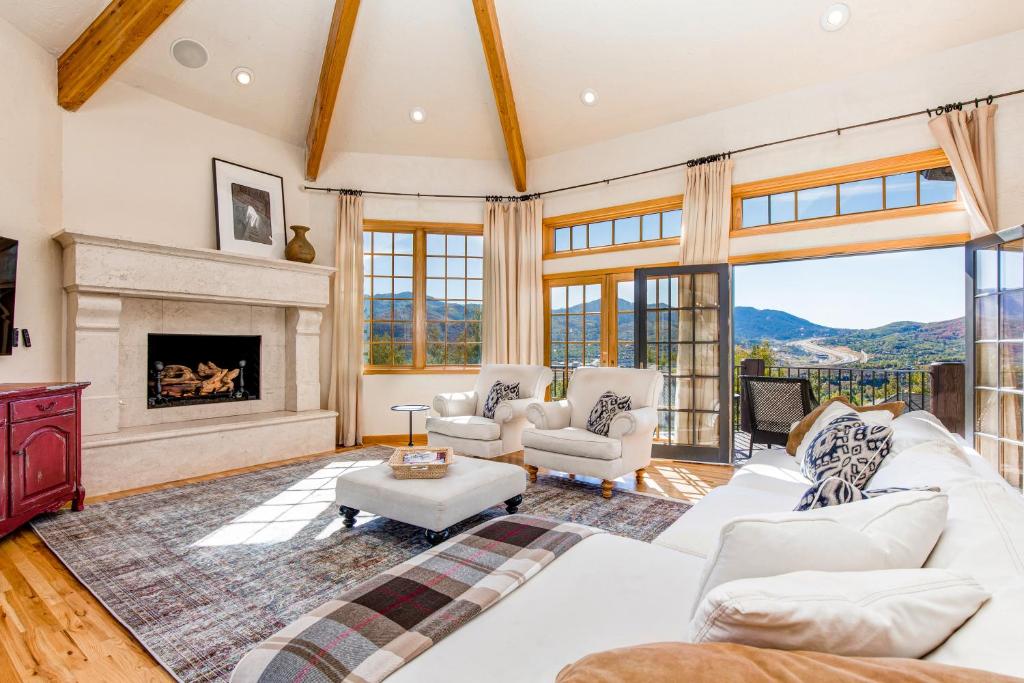 Modern Hillside Manor, Park City