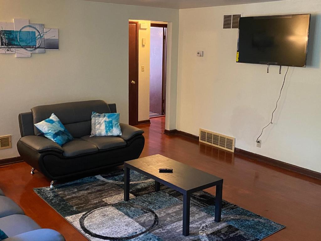 Spacious 3bedroom free wine,WiFi,and parking