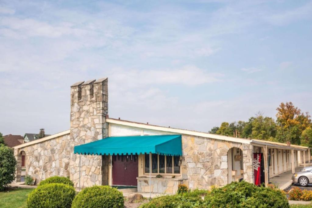 OYO Hotel Franklin OH near Miami Valley Gaming, I-75