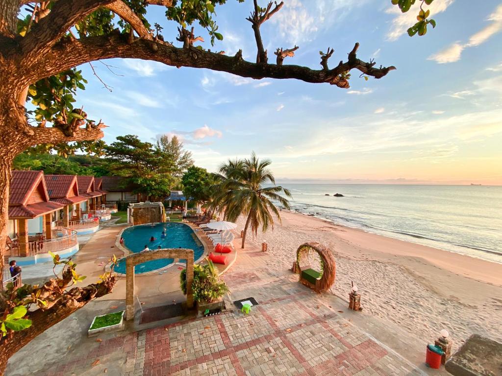 Lanta Paradise Beach Resort photo