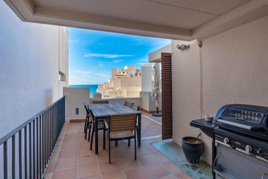 Beachfront Bahia La Plata by Costarentals- Ref M13 - 5