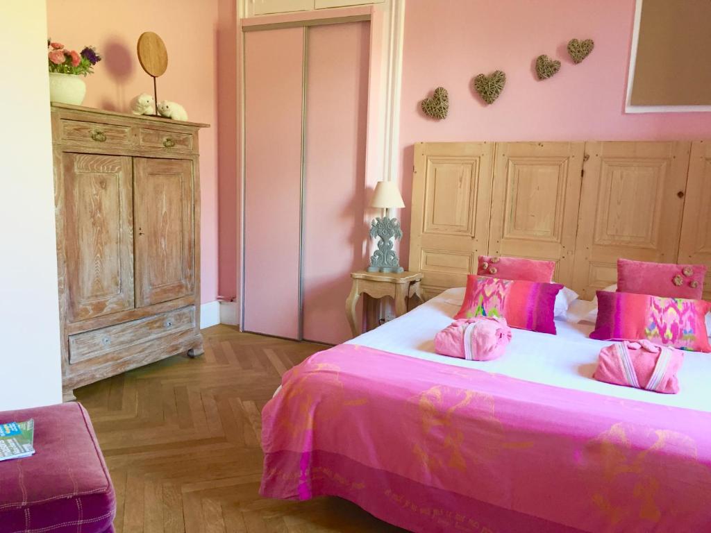 Chambre D Hote Saint Pierre La Palud Chambres d'hôtes La Source Dorée, Chambres d'hôtes Saint-Pierre la Palud
