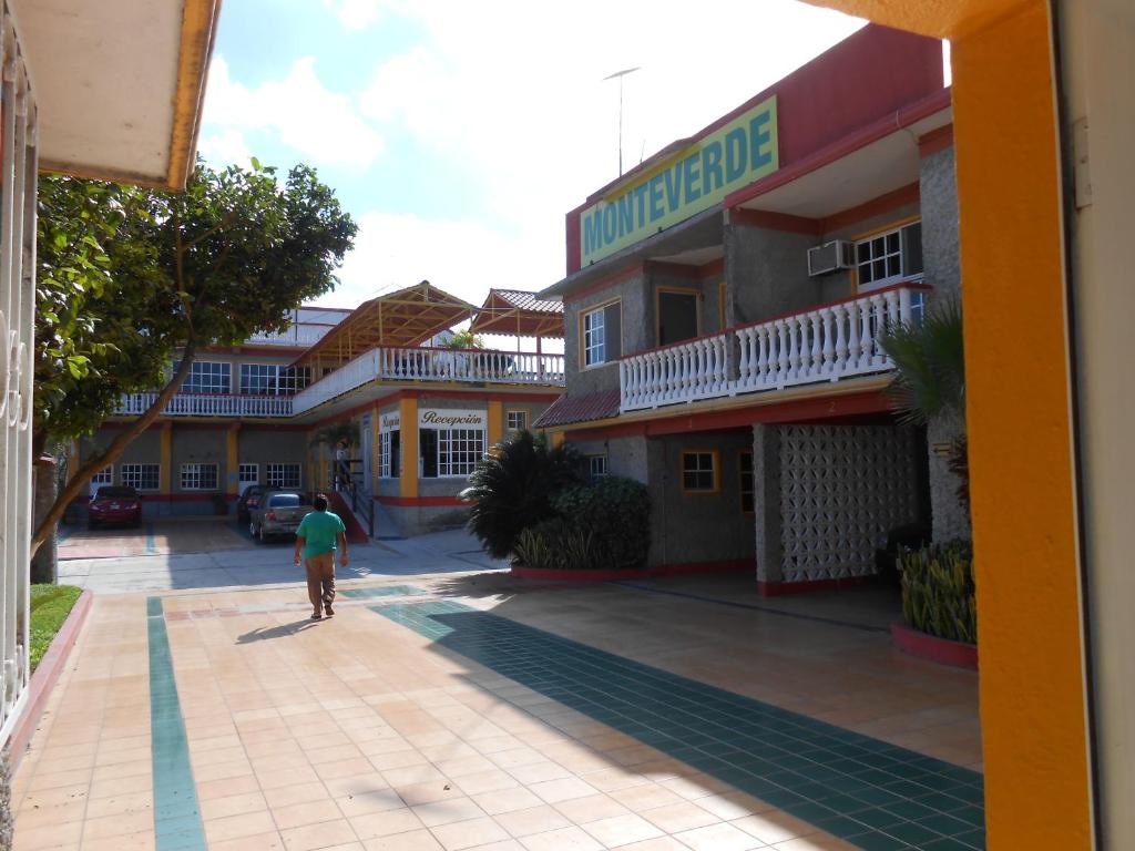 Hotel y Bungalows Monteverde 전경
