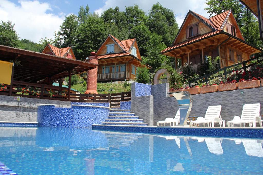 Naše Brdo - Ivanjica, Ivanjica