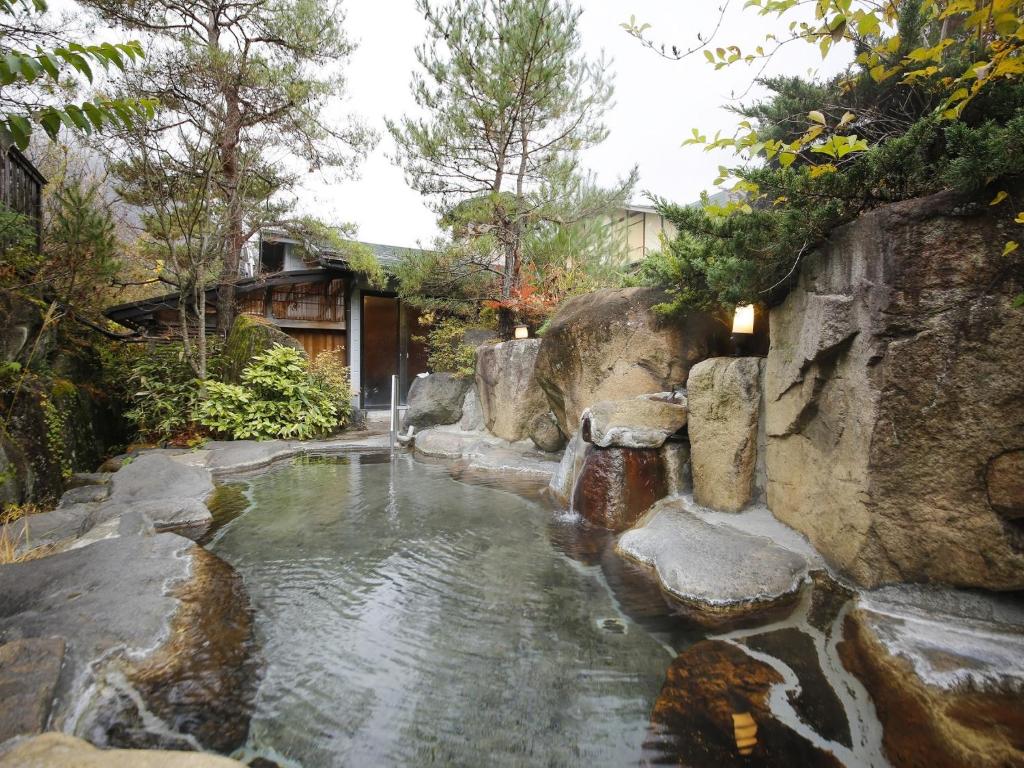Hot spring bath
