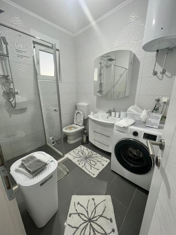 The White Apartment - 3