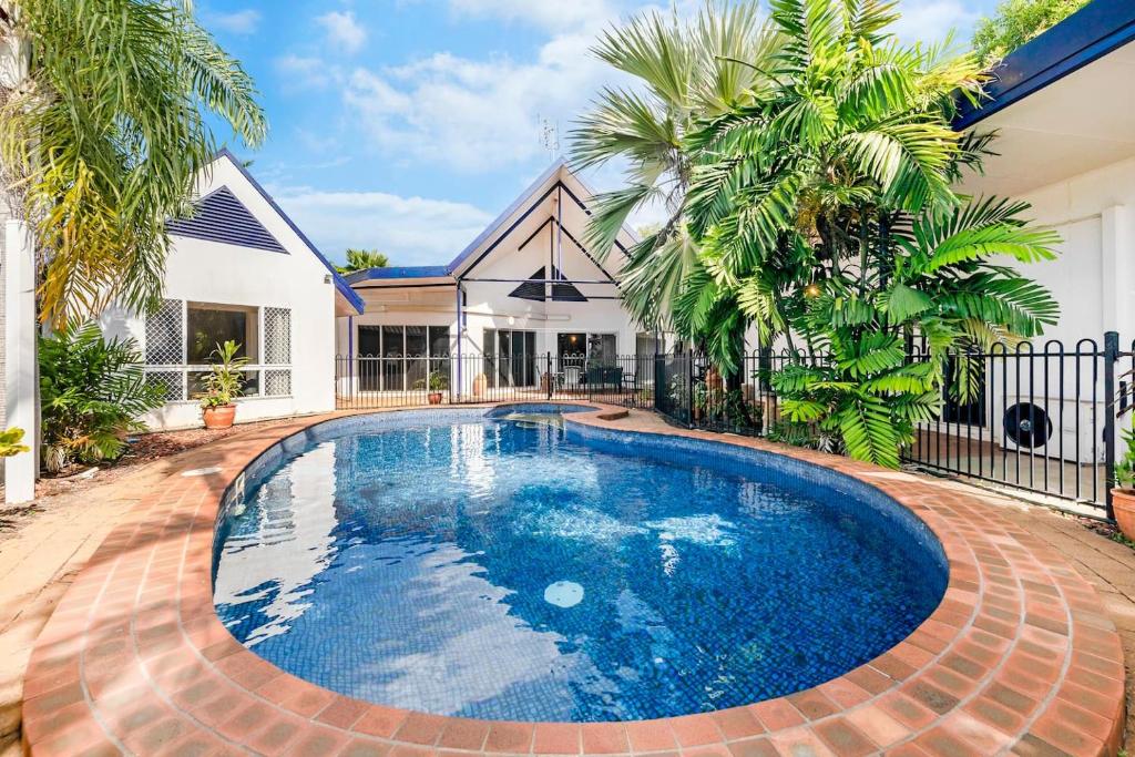 An Absolute Poolside Break by Casuarina Beach, Darwin