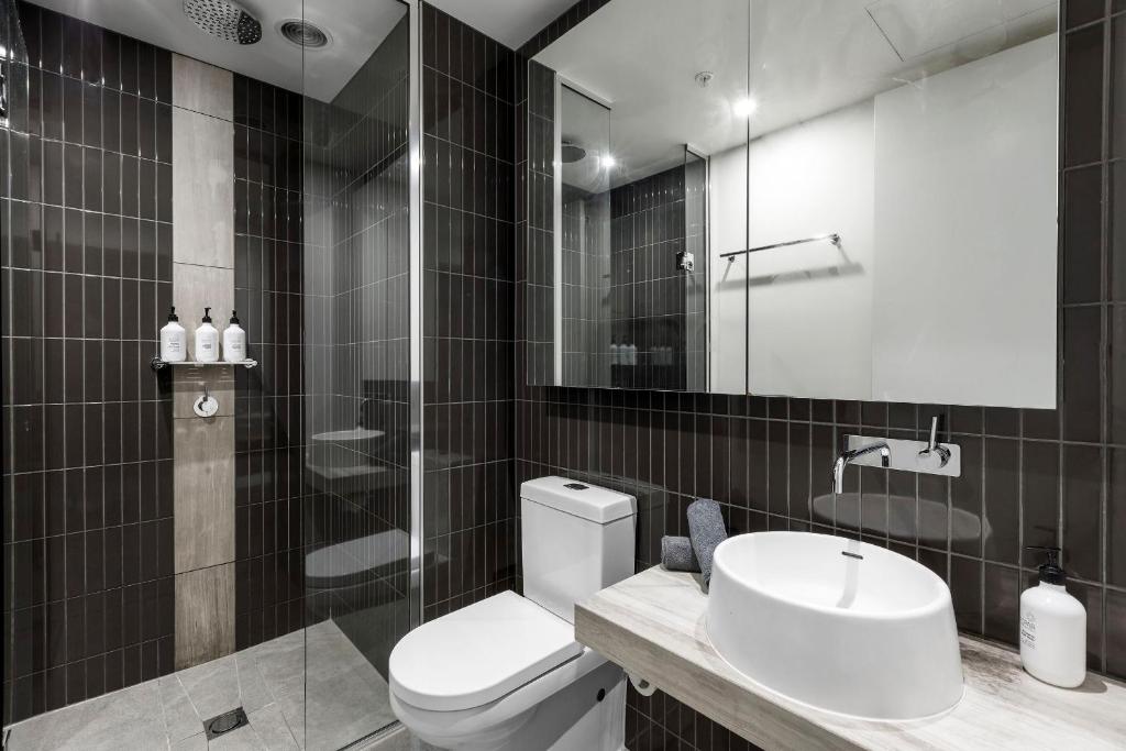 Luxuria Apartments - Fulton Lane photo