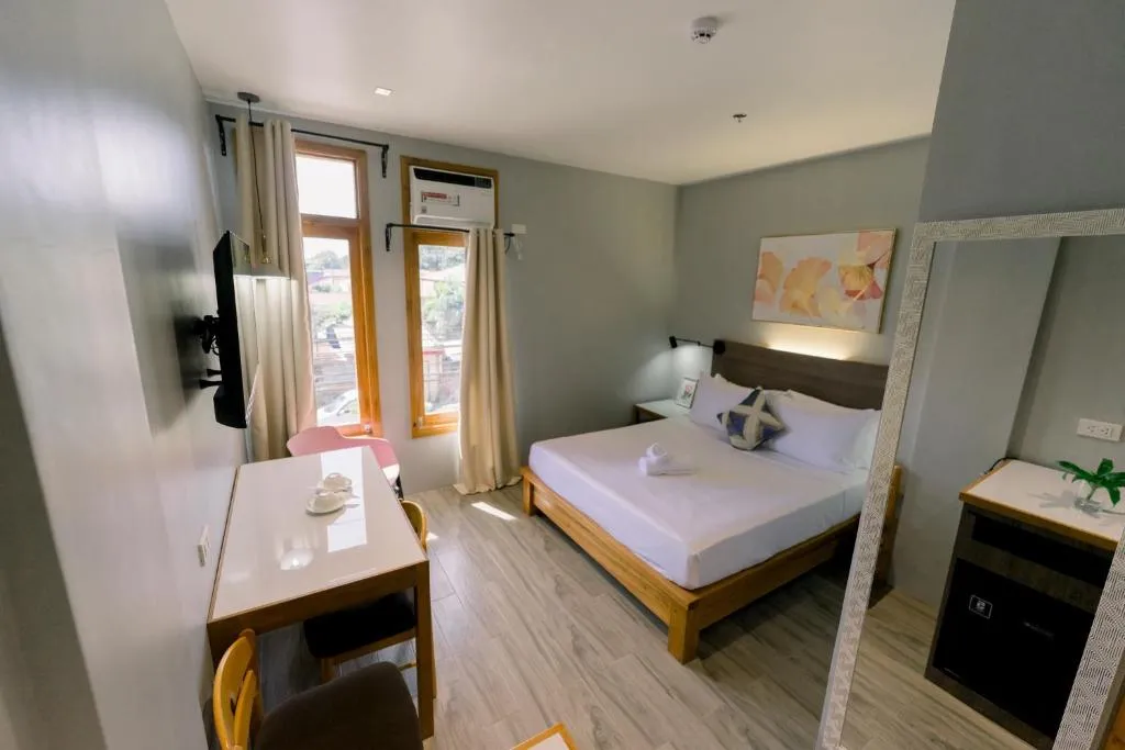 Madonna Hometel and Suites New Pandan，位于Panabo的酒店