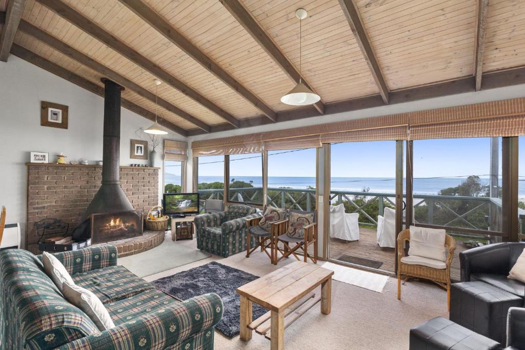 Seamoon Apollo Bay - BYO Linen, Apollo Bay