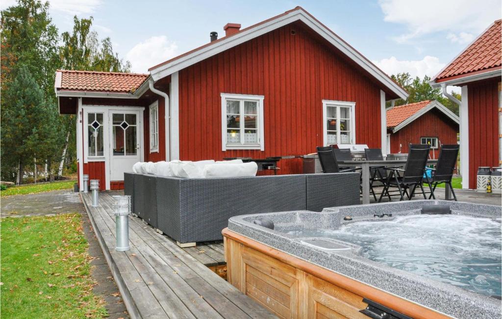 Photo 6 of Awesome Home In Karlstad With Jacuzzi, 3 Bedrooms And Wifi