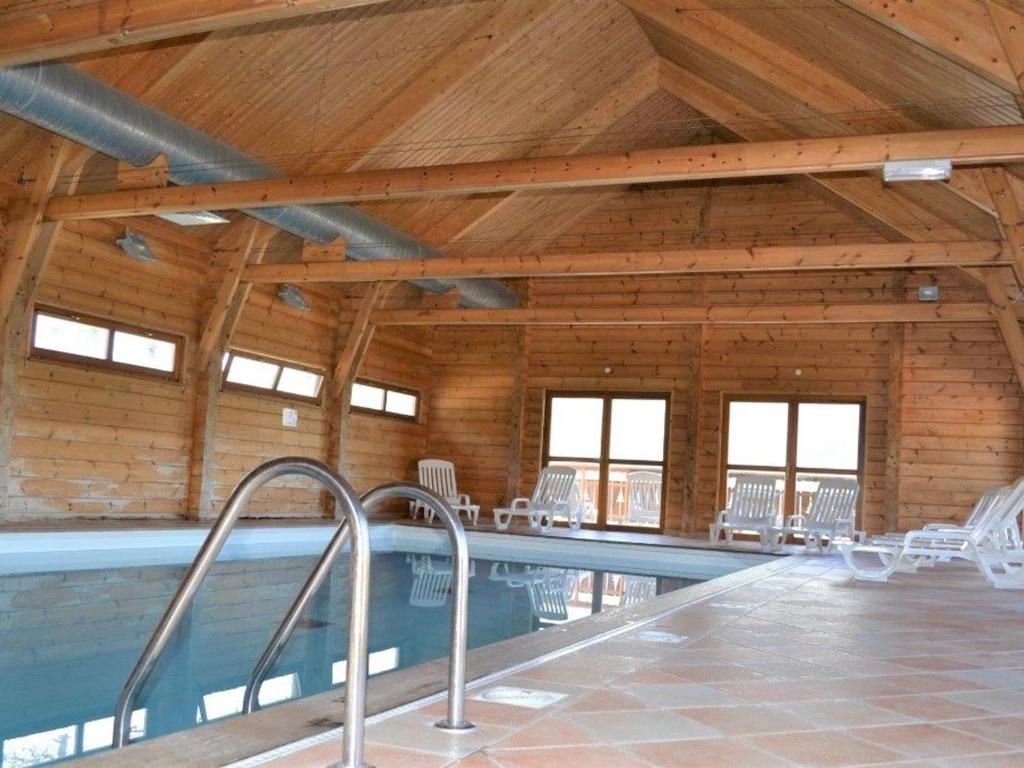 Chalet 5 pièces avec terrasse et parking - FR-1-504-624 - 4