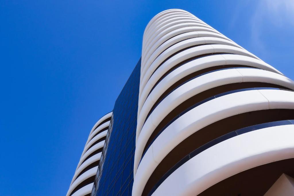 Hotel Gold Arcos 4 Sup - Modern Luxury Experience — Hotel building in Benidorm, Valencian Community