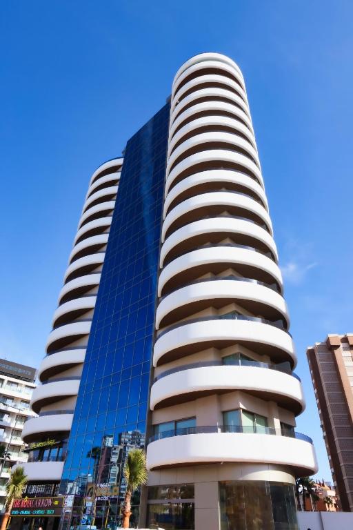 Hotel Gold Arcos 4 Sup - Modern Luxury Experience — Hotel building in Benidorm, Valencian Community