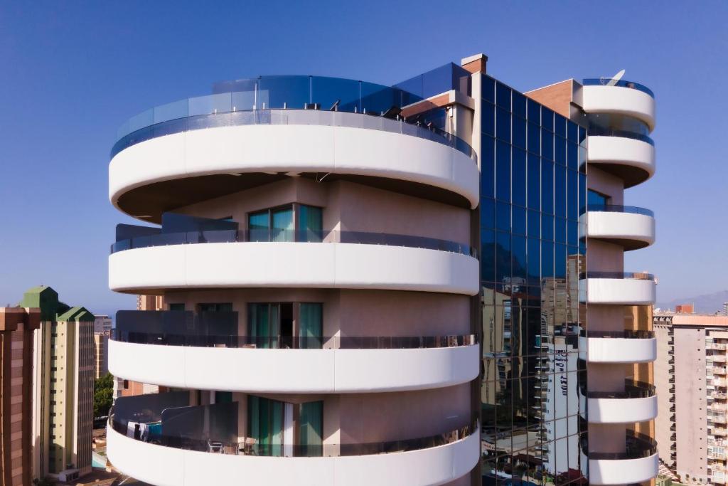 Hotel Gold Arcos 4 Sup - Modern Luxury Experience — Hotel building in Benidorm, Valencian Community