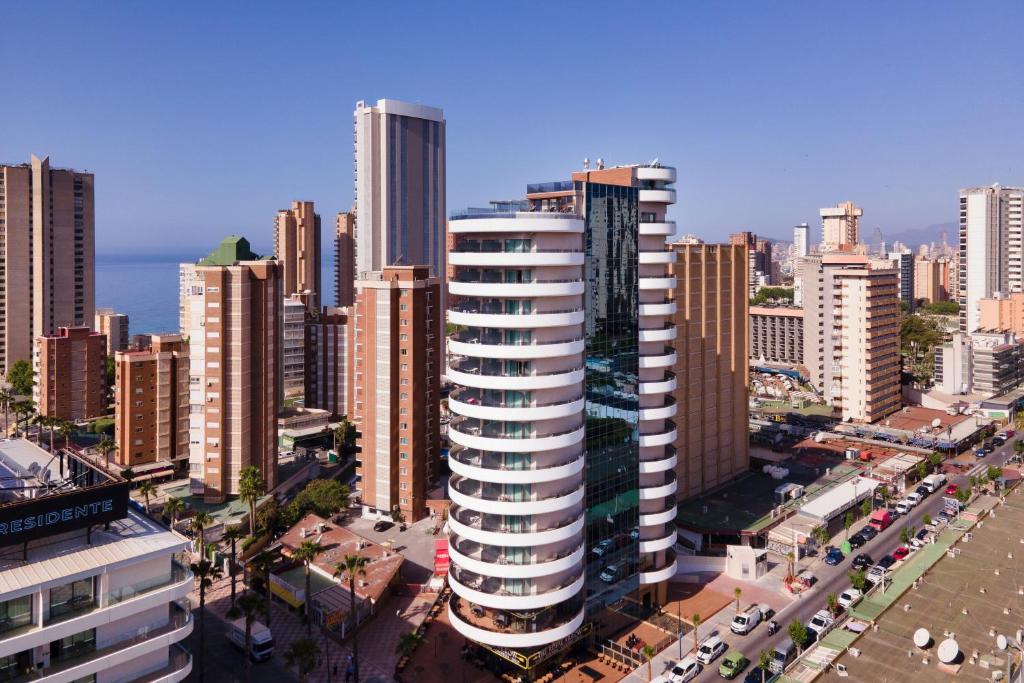 Hotel Gold Arcos 4 Sup - Modern Luxury Experience — Hotel building in Benidorm, Valencian Community