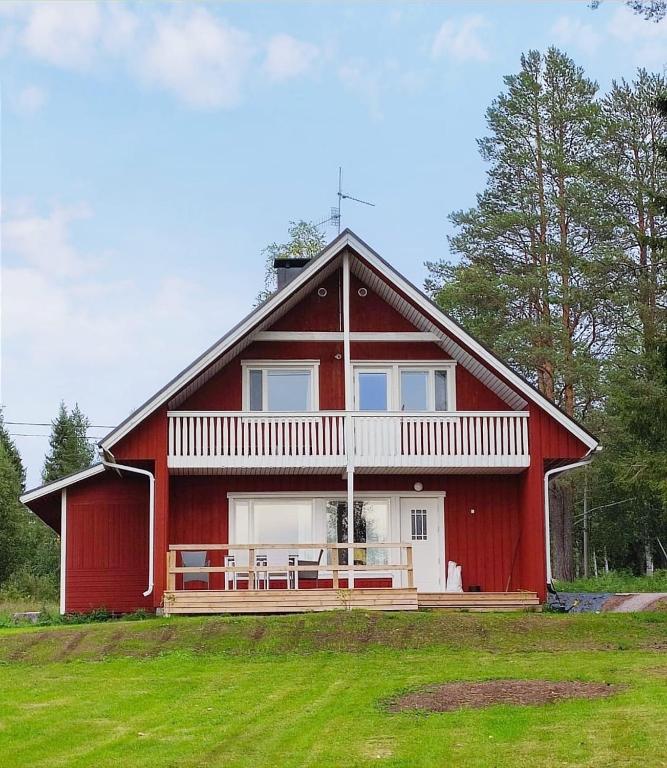 Villa Haaveranta - Cosy cabin by the lake — Hotel in Rovaniemi