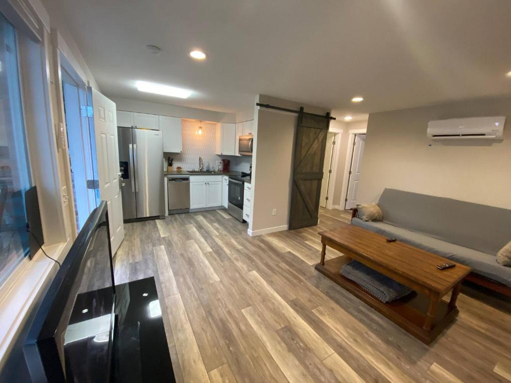 Great Find, 5 Min To Browns Park