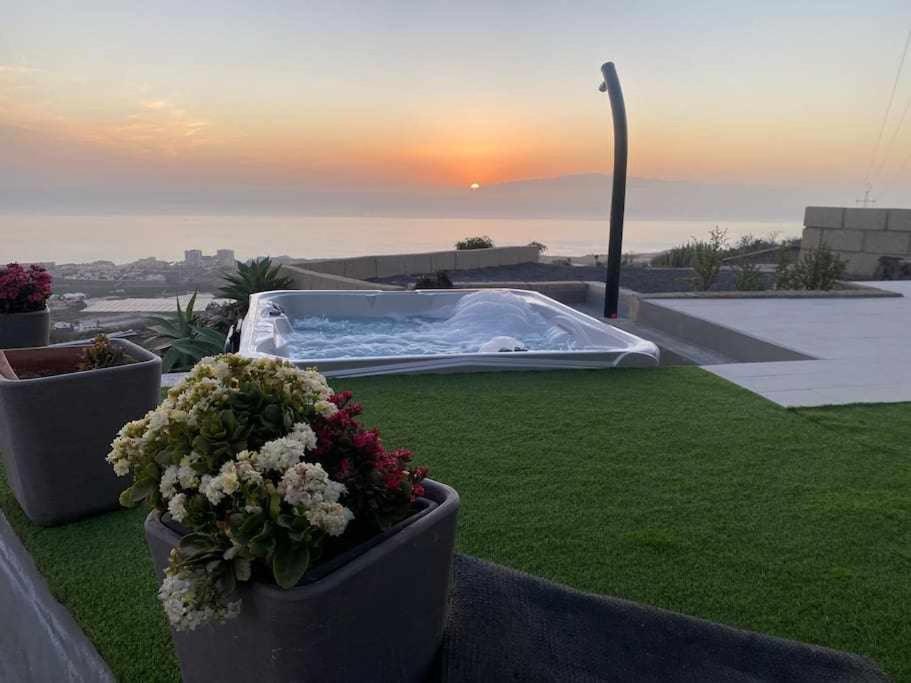 Villa Infinity. Vistas, Wiffi y jacuzzi - 1