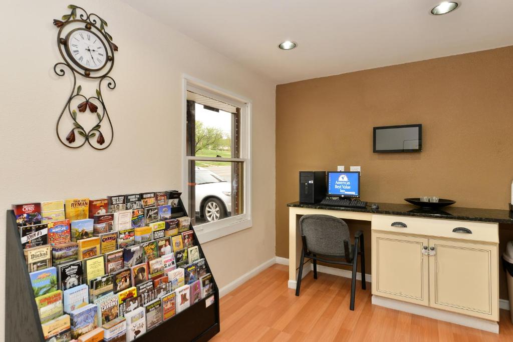 Americas Best Value Inn Nashville Downtown photo