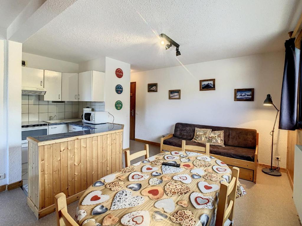 Studio lumineux 35m², 1 étoile, proche pistes, balcon, WiFi gratuit - FR-1-417-22 - 3
