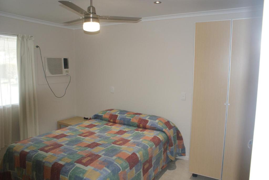 Rover Holiday Units photo