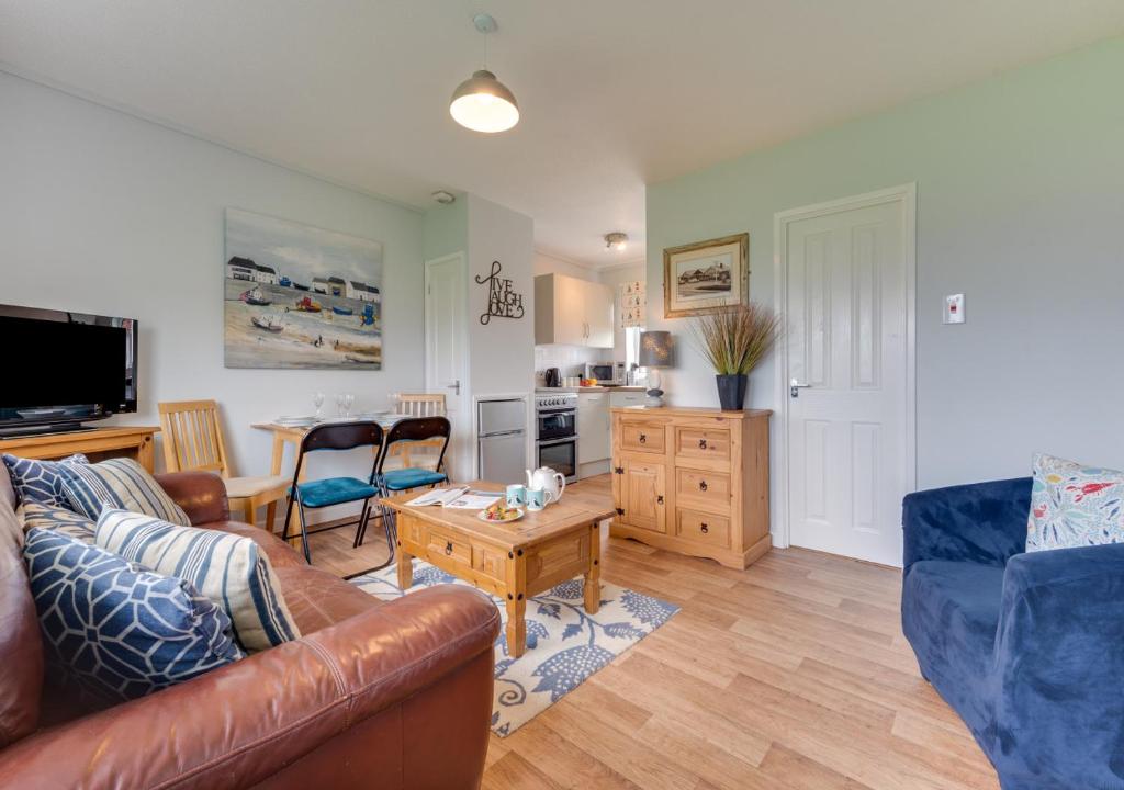 Smugglers Top, Walcott