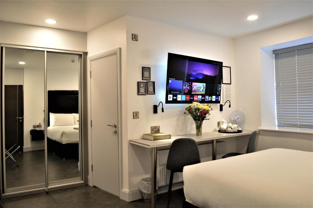 Bella Vista Hotel & Self Catering Suites photo