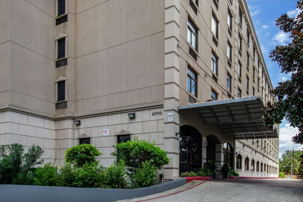 SureStay Plus Hotel by Best Western Houston Medical Center photo
