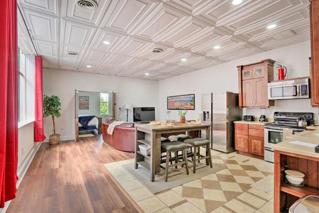 Charming Front Royal Retreat about 1 Mi to River! Apartment in Front