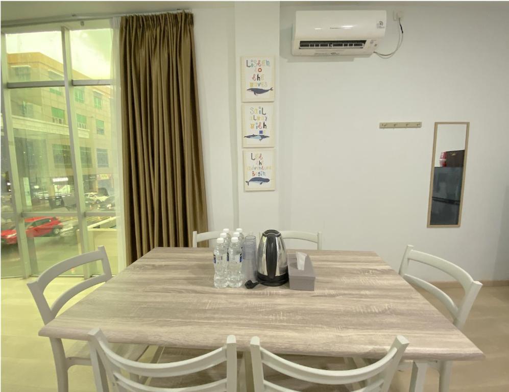 Rumah 50 m² dengan 1 kamar tidur dan 1 kamar mandi pribadi di Nagoya (CN Homestay A2 Floor 1 at Nagoya Hill Mall)