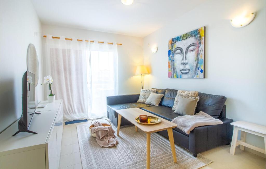2 Bedroom Lovely Apartment In Orihuela - 3