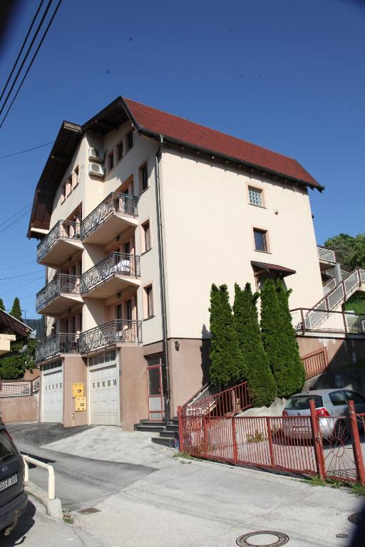 HSH Apartments - 2