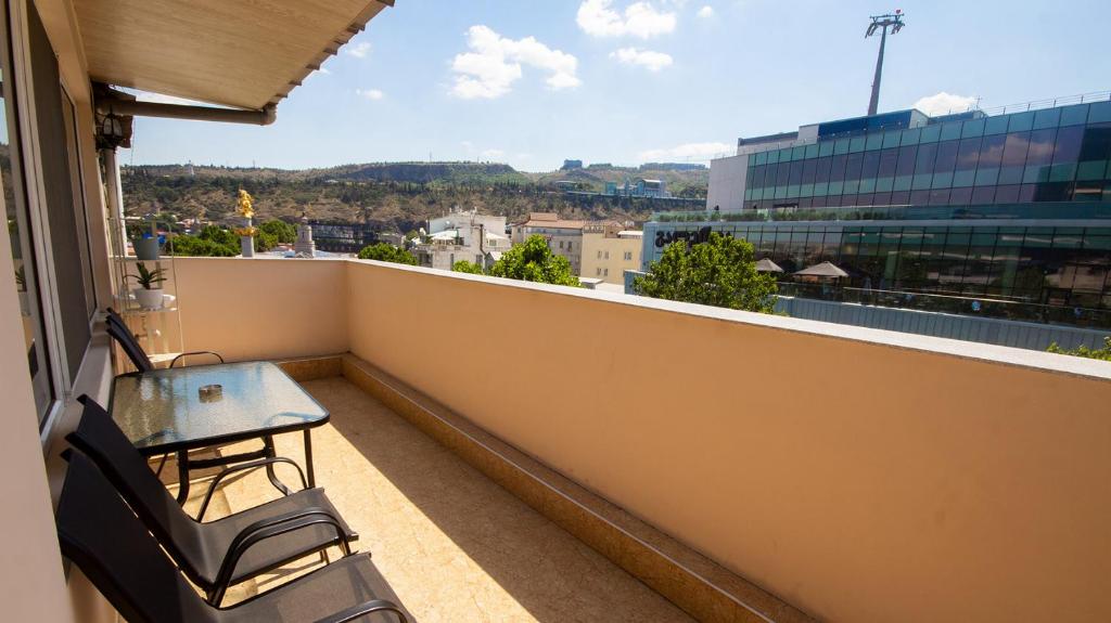 Big Terrace apartment on Liberty Square photo