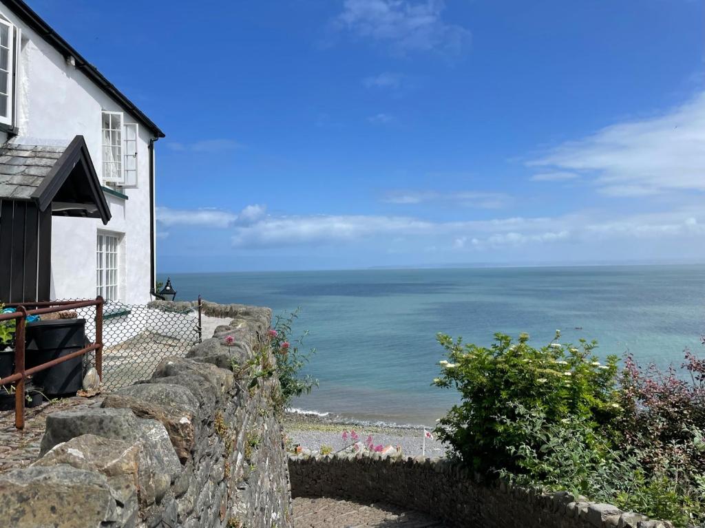 Cozy Chalet in Bideford Bay Holiday Park photo 5
