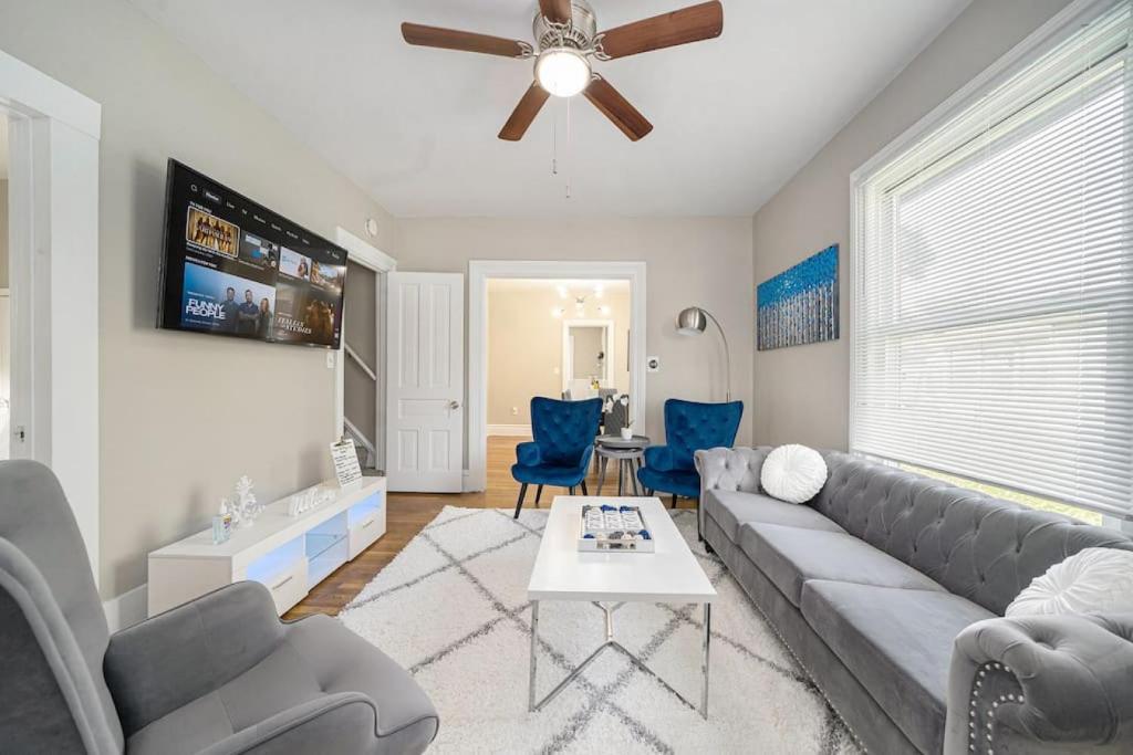 No Place Like Home - Welcome Friends and Families - Sleeps 10