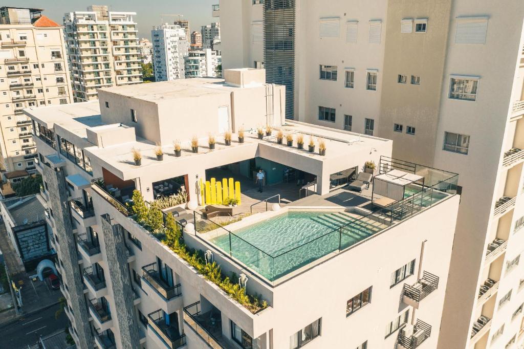 Fully Serviced Apartment at Regatta Living - 3B, Santo Domingo