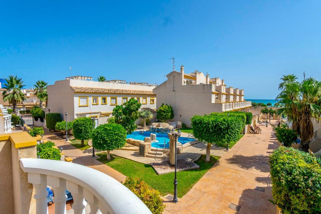 First line detached house, Cabo Roig - 2
