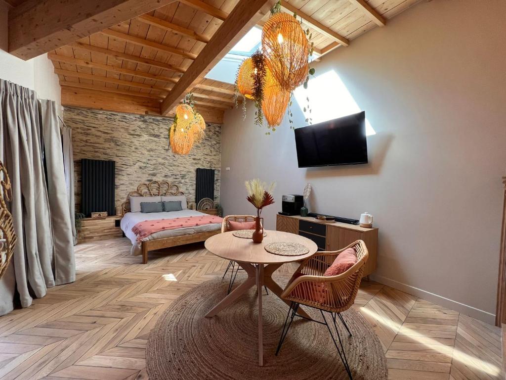 Suite Bali Les Petits Plaisirs, Love room Angers