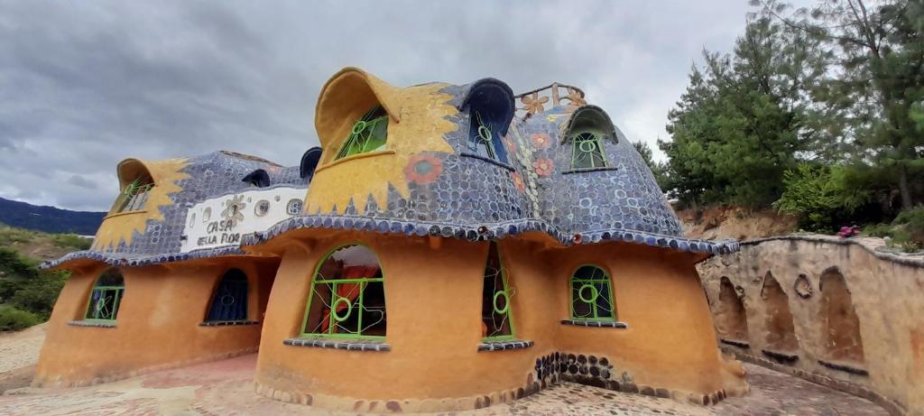 CASA CERAMICA BELLA FLOR, El Laurel