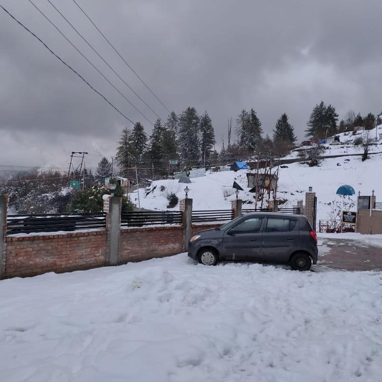 Mountain view stay in Auli photo