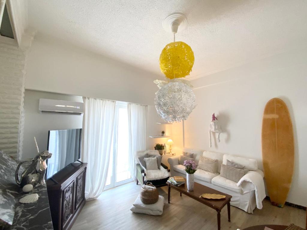 150m² Live/Work Unique&Sunlit Space in Athens, Atény