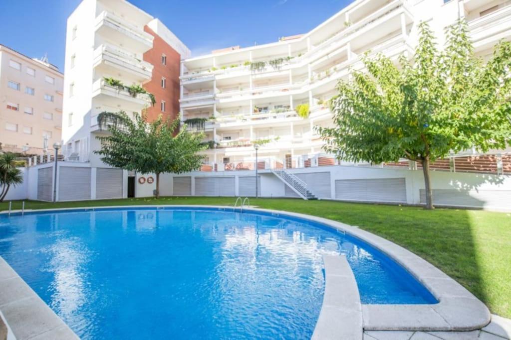 Precioso apartamento con piscina y jardín propio - 1